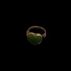 Vintage- Jade in 14k Ring Heart-Shaped Ring-Color: Green